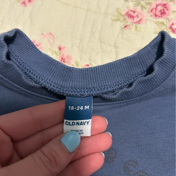 Old navy blue Apple crewneck size 18-24 months - Picture 2 of 3
